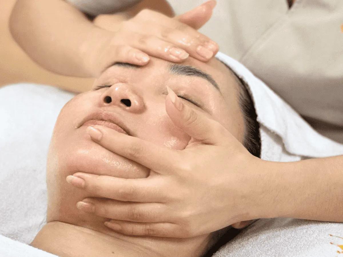 Massage Ủ Trắng Colagen