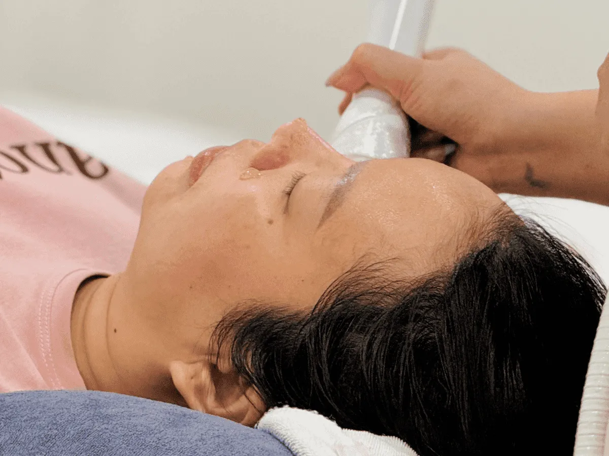 Nặn Mụn Hàn Băng